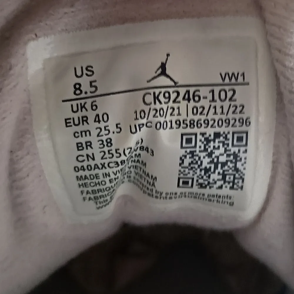 Air Jordan 3 Retro Neapolitan White Dark Mocha CK9246 102 Women's 8.5 PRE-OWNED